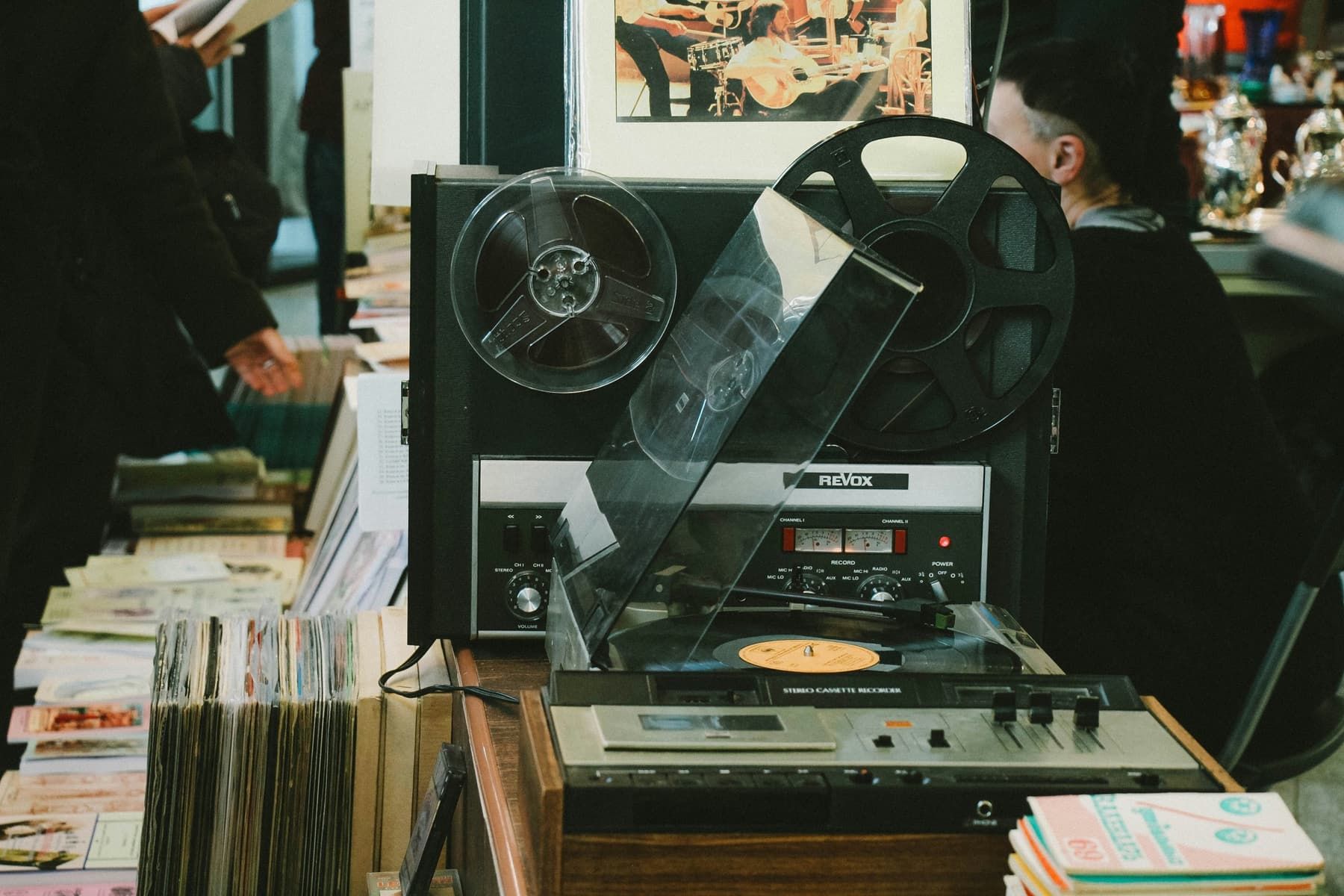 Reel-to-reel tape recorder